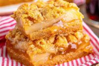 Classic Apple Crumble Bars