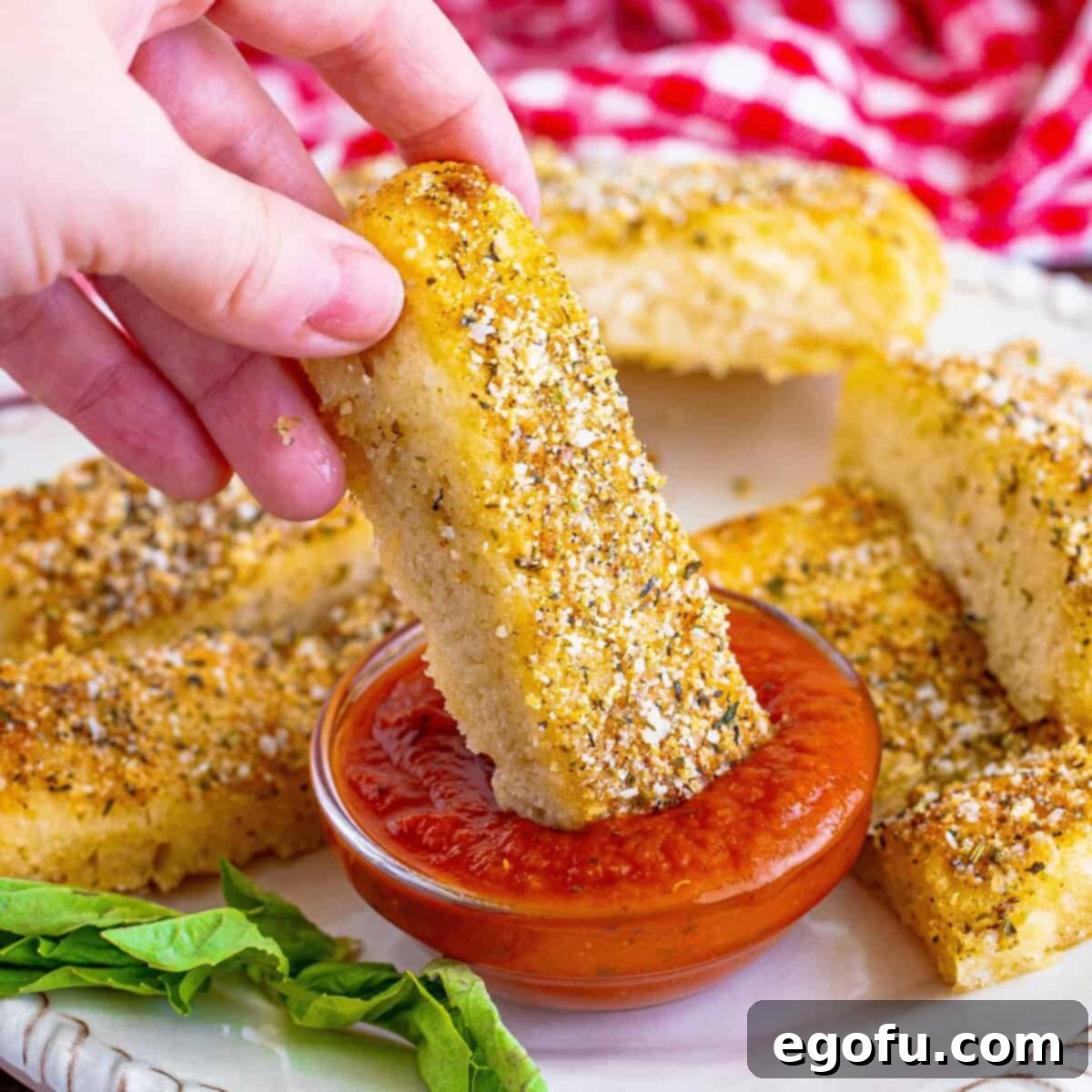 Pizza Hut's Signature Breadsticks 1 featured 113525