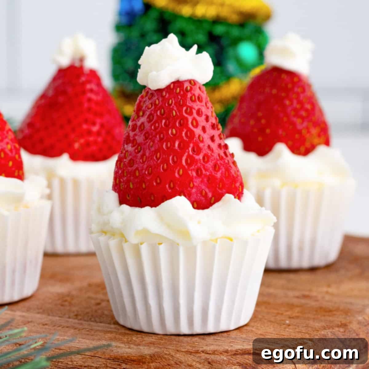 Jolly Santa Hat Cheesecakes 1 featured 114899