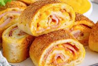 Effortless Ham and Cheese Stromboli Delight