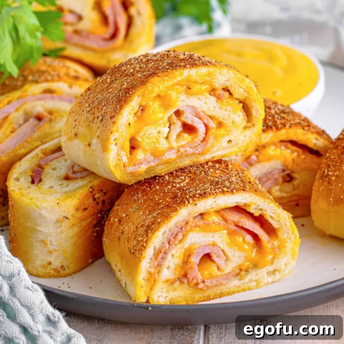 Effortless Ham and Cheese Stromboli Delight 1 featured 115795