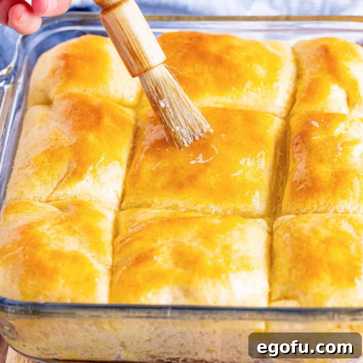 Butter Bathed Cloud Rolls 1 featured 116702