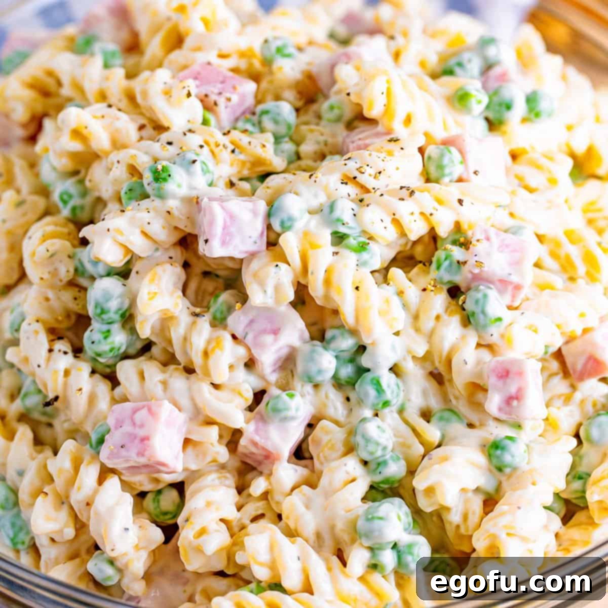 Ruby Tuesday Inspired Creamy Pasta Salad 1 featured 116797