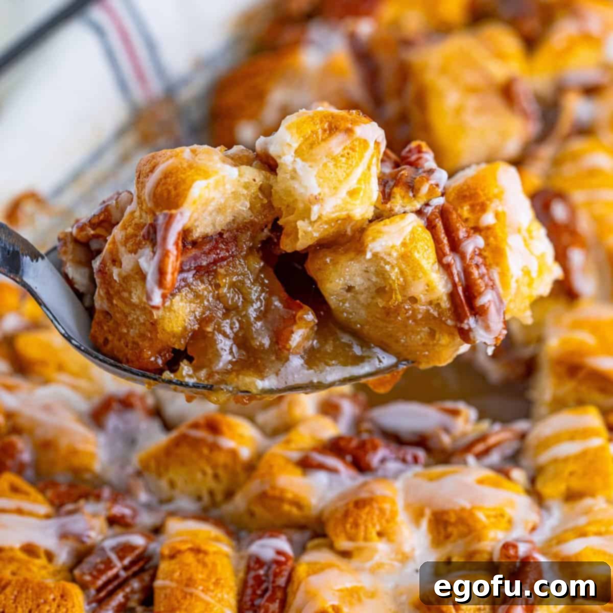 Gooey Pecan Pull-Apart Bake 1 featured 140476