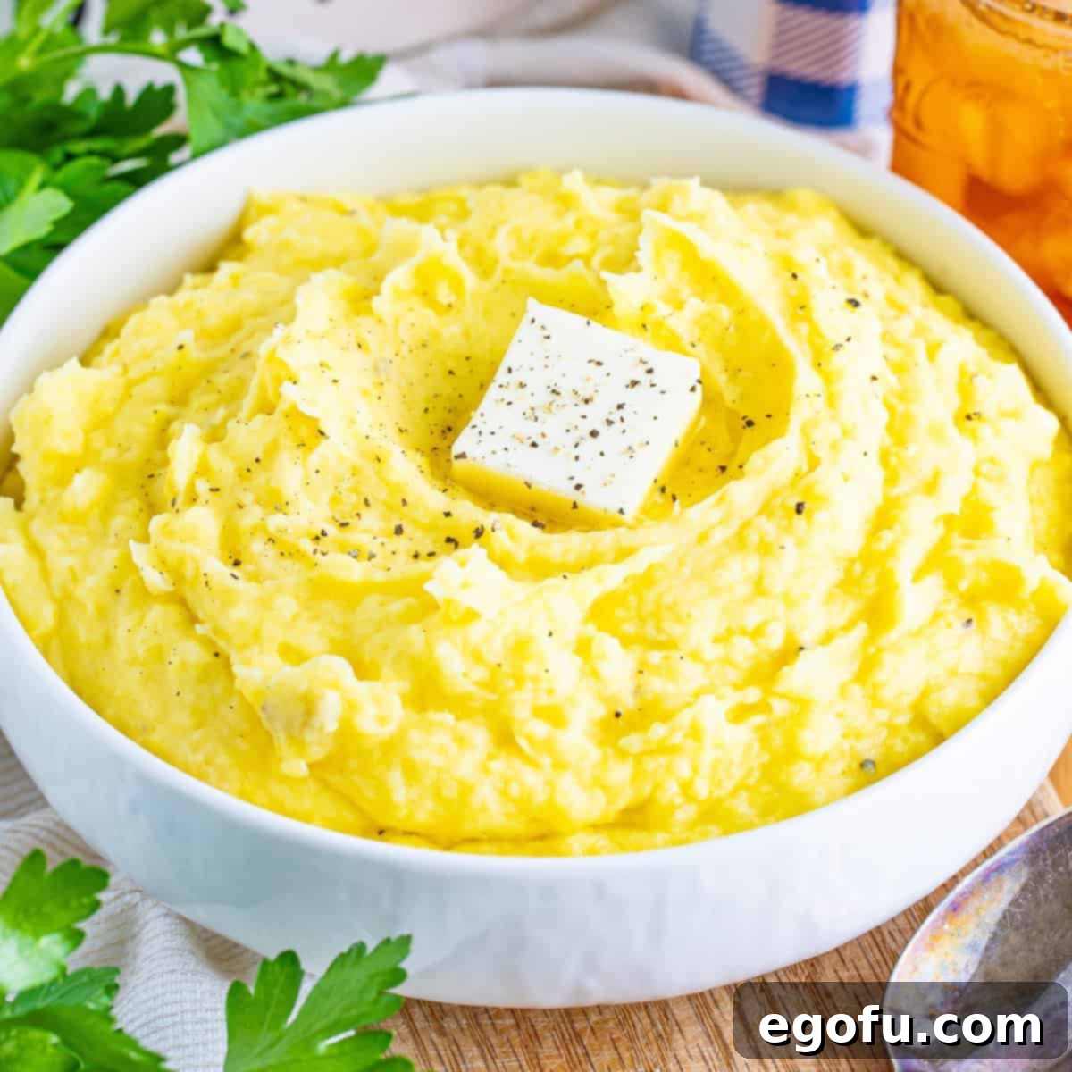 Velvety Stovetop Mashed Potatoes 1 featured 148552