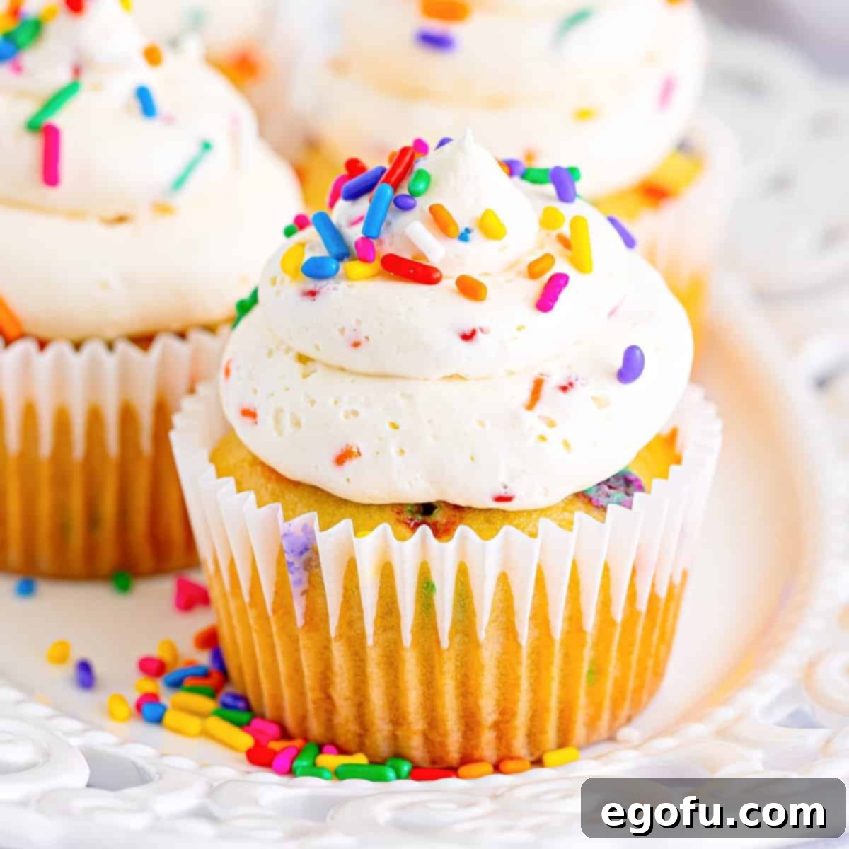 Festive Confetti Cupcakes 1 featured 148869