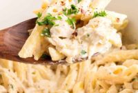 Creamy Slow Cooker Garlic Parmesan Chicken Pasta