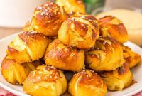 Sweet & Salty Pretzel Poppers