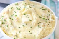 Creamy Instant Pot Garlic Mashed Potatoes