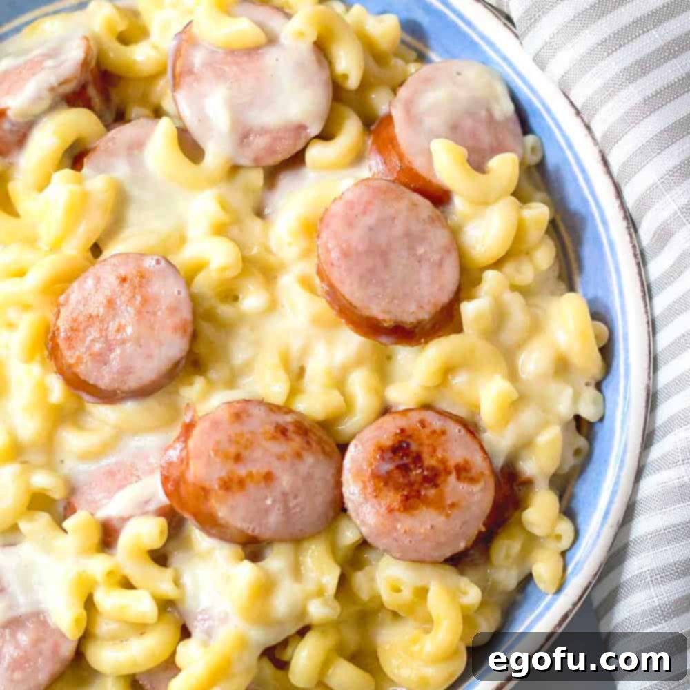 Creamy Instant Pot Sausage Mac and Cheese 1 featured 58351