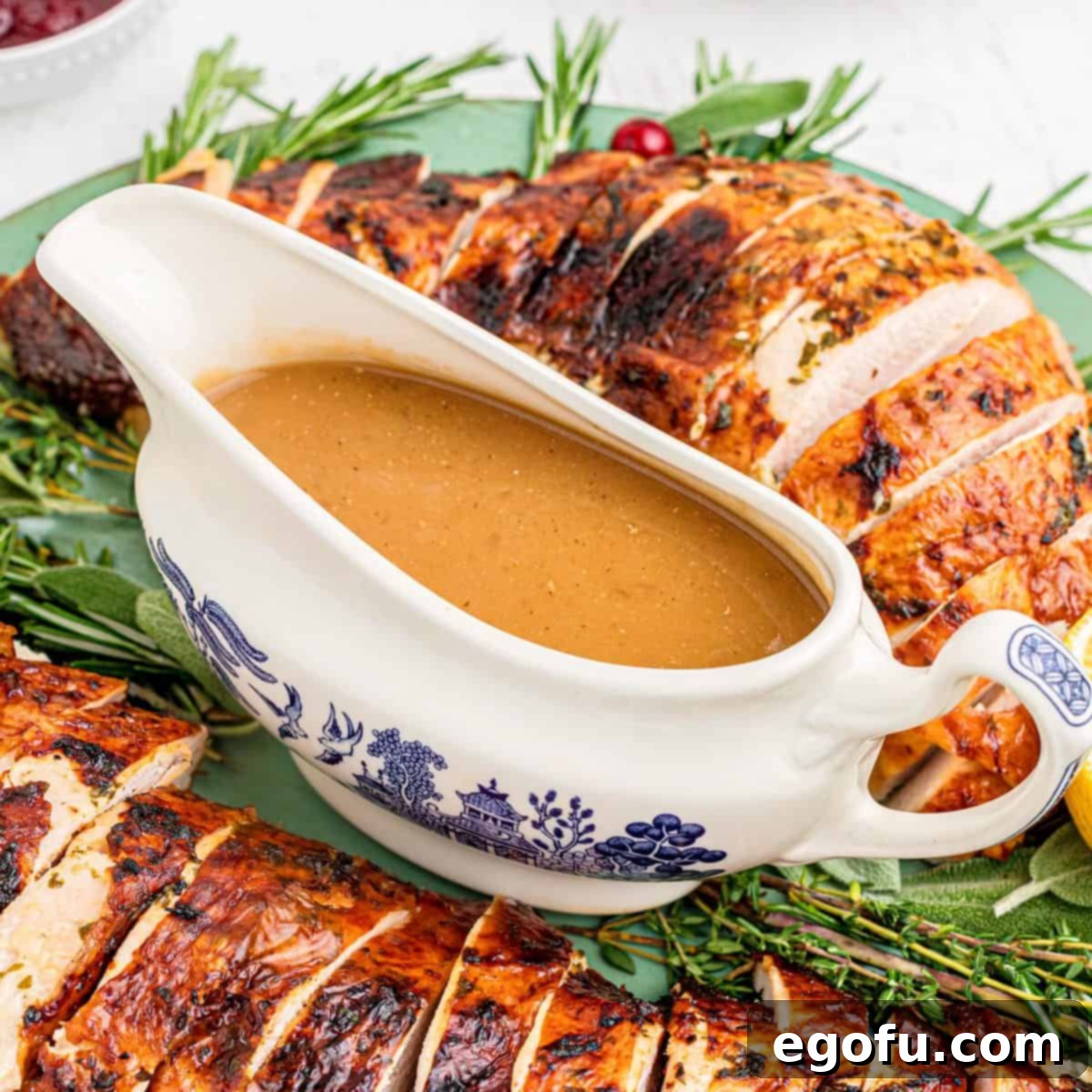 The Definitive Turkey Gravy 1 featured 88219