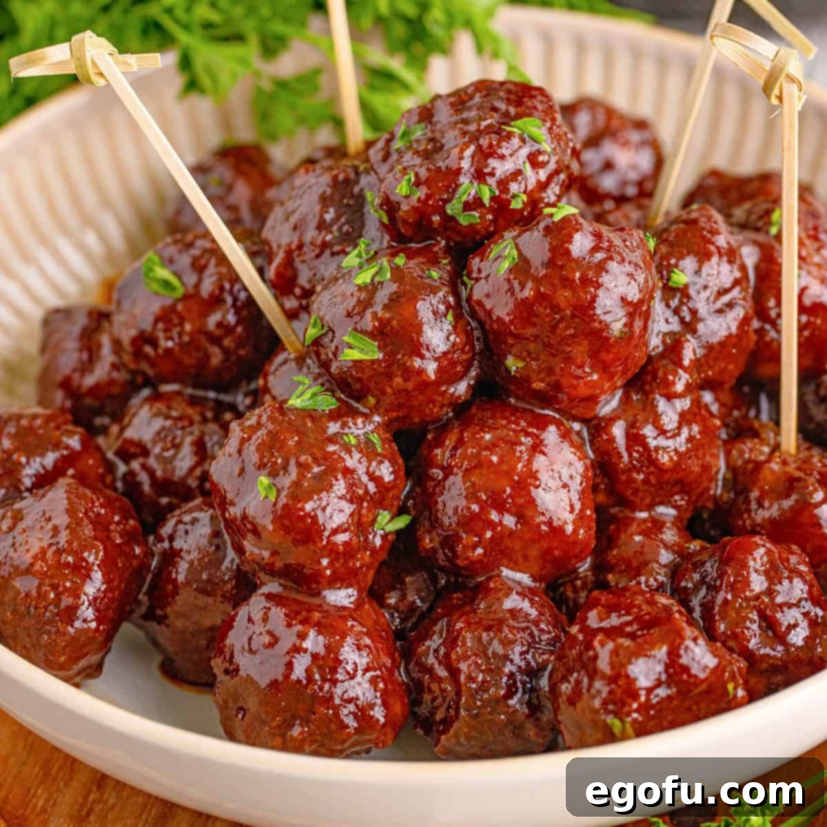 Sweet & Tangy Grape Jelly Meatballs 1 featured 91710