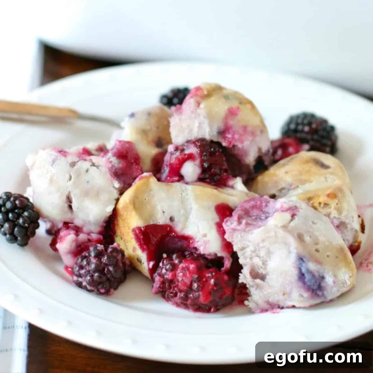 Blackberry Burst Bake 1 featured 9269