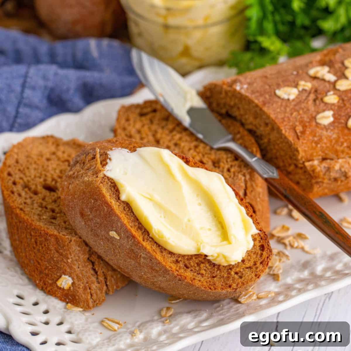 Cheesecake Factory Style Molasses Brown Bread 1 featured 93097