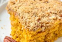 Pumpkin Pie Spice Crumble Cake