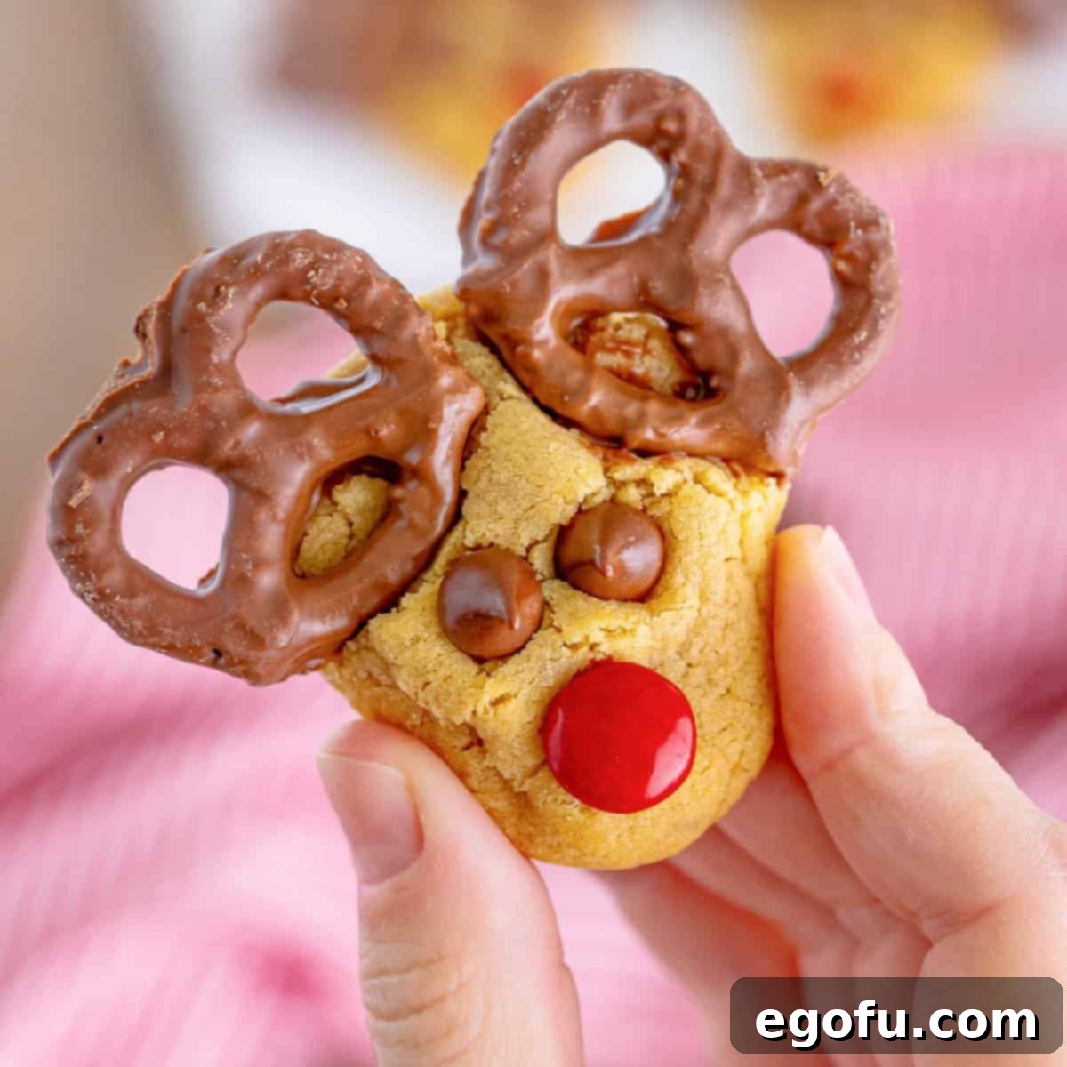 Red Nosed Reindeer Treats 1 featured 9438