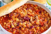 Easy Slow Cooker Olive Garden Pasta e Fagioli Soup