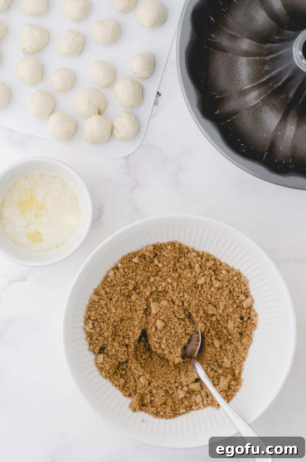 Brown sugar and cinnamon mixed together in bowl.