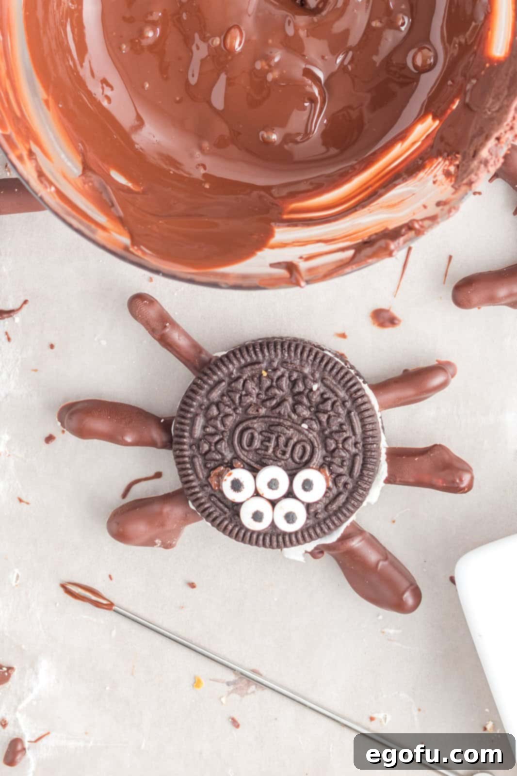Spooktacular Oreo Spiders 10 Eyes put on top of the Oreos.
