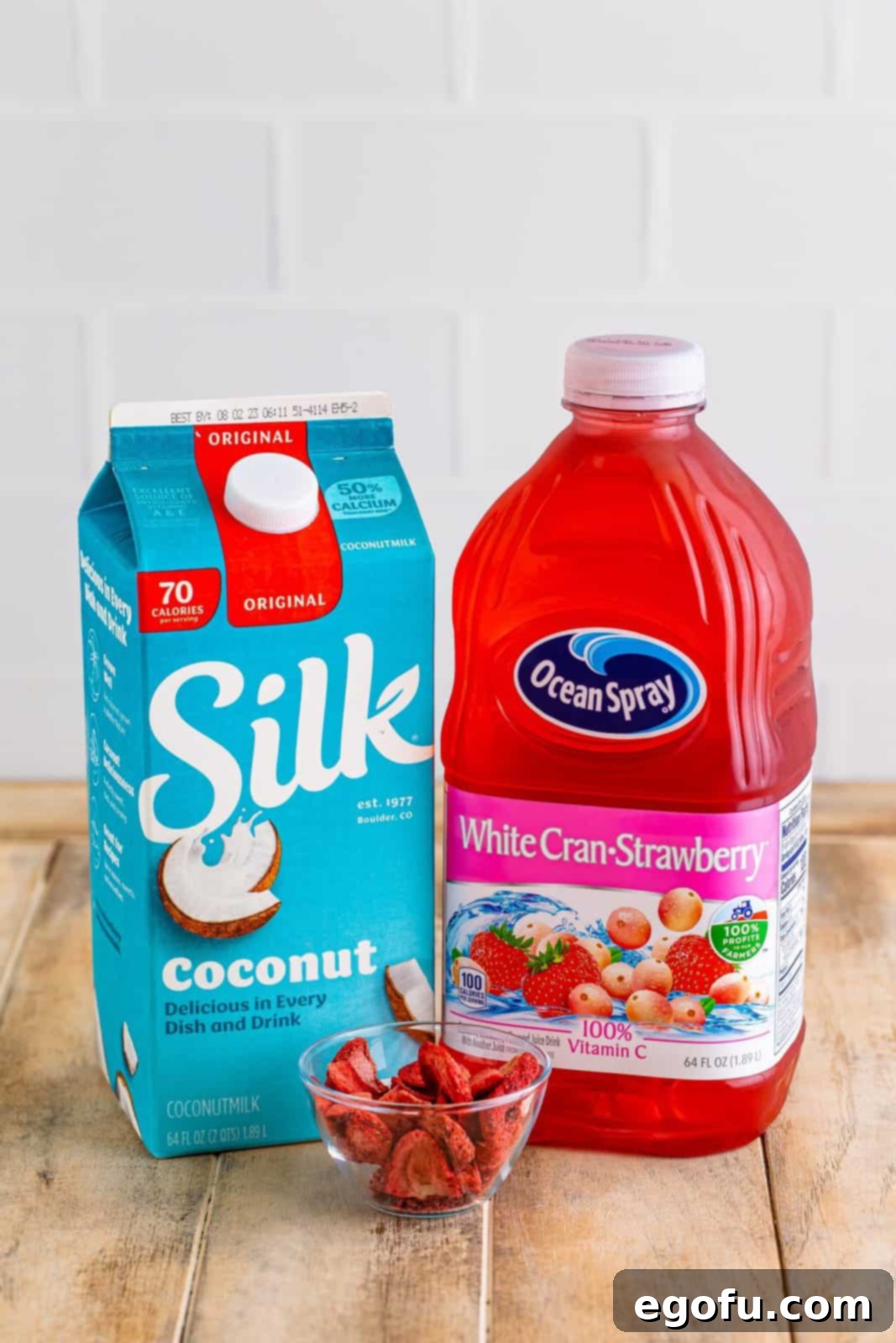 Starbucks' Iconic Pink Drink 4 White cran strawberry juice, coconut milk, and freeze dried strawberries.