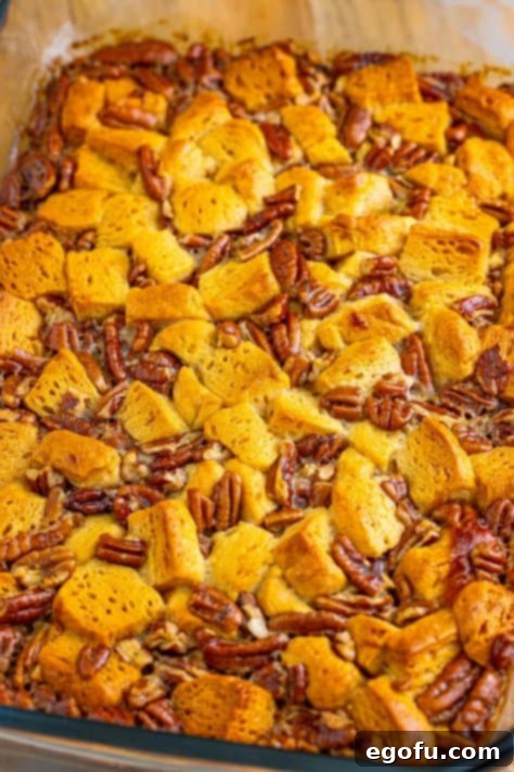 Gooey Pecan Pull-Apart Bake 15 Fresh baked Pecan Pie Bublbe Up.