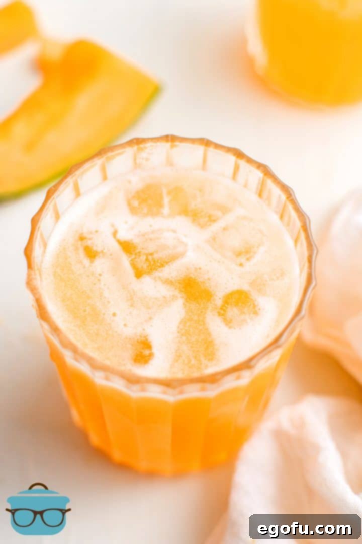 Melon Breeze 2 Agua de Melon in glass over ice