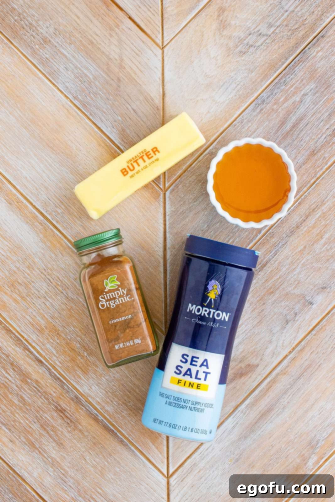 Texas Roadhouse Signature Cinnamon Honey Butter 3 Ingredients needed: butter, cinnamon, honey and salt.