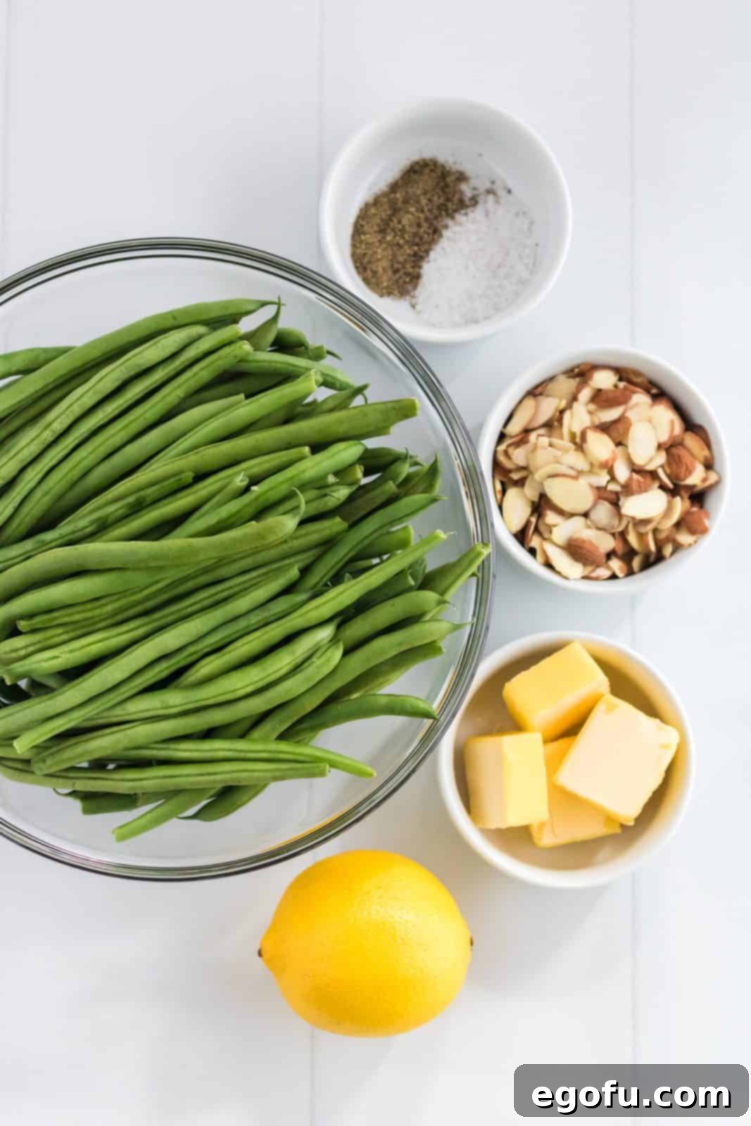 Ingredients needed: green beans, almonds, butter, lemon, salt and pepper.