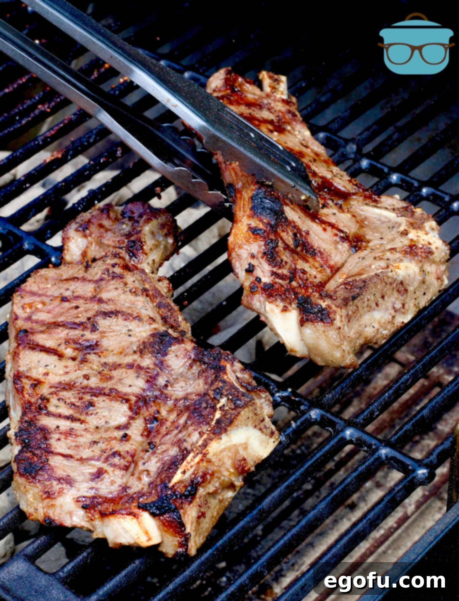 A visual guide demonstrating how to grill steaks on a charcoal grill using a two-zone method.