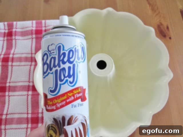 Baker's Joy nonstick spray for bundt pan.
