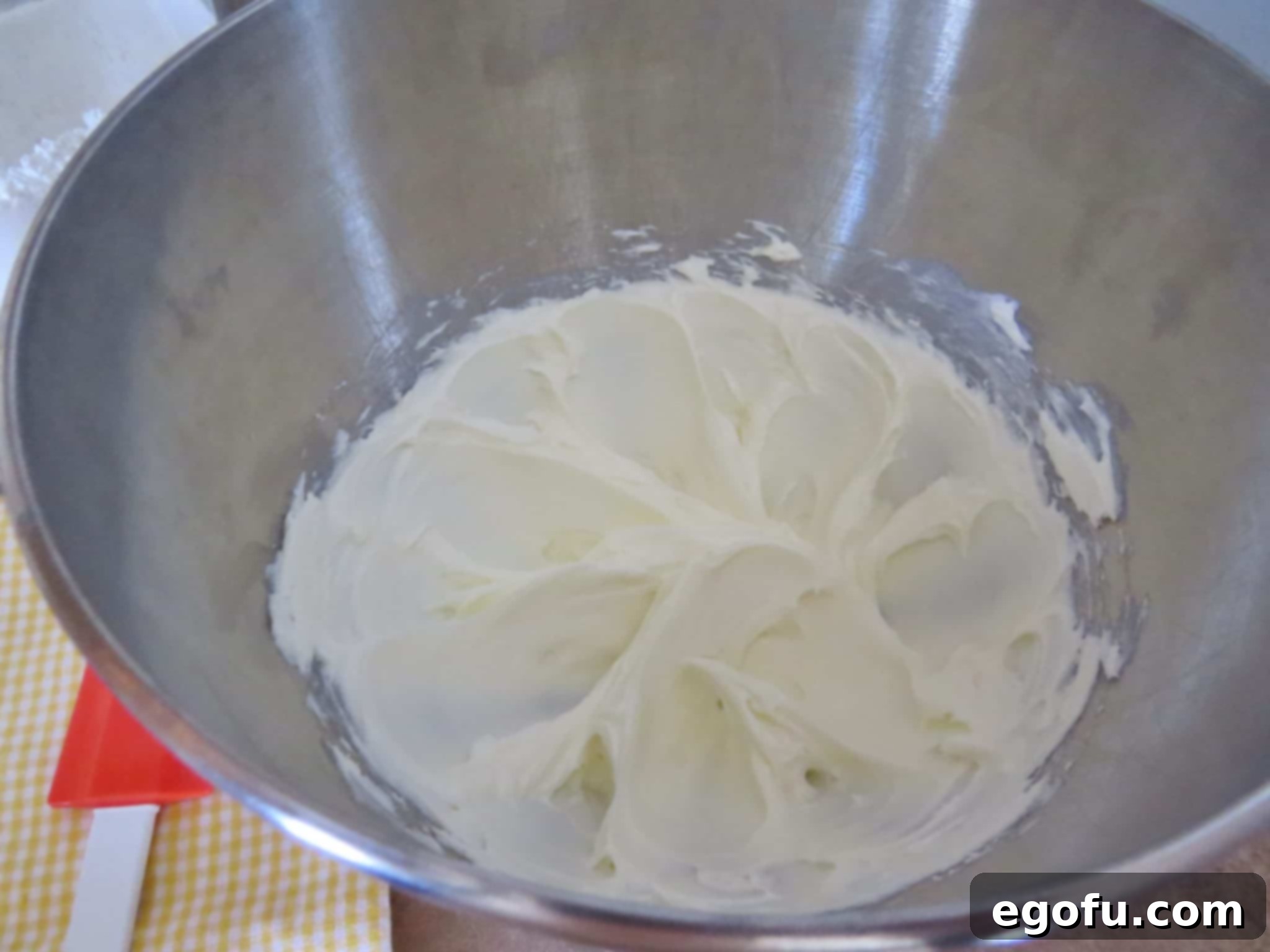 cream cheese and sugar mixed together until smooth (no lumps).