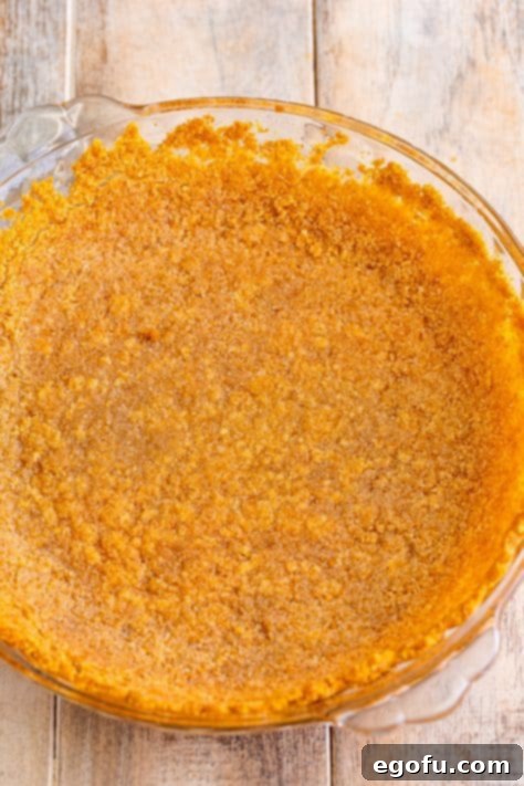 Golden Banana Dream Pie 17 The baked Nilla wafer pie crust, golden and ready for filling.